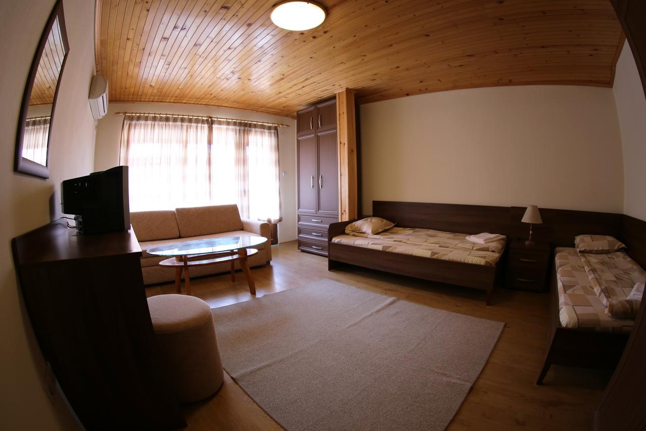 Aurora Guest House Nesebar Buitenkant foto
