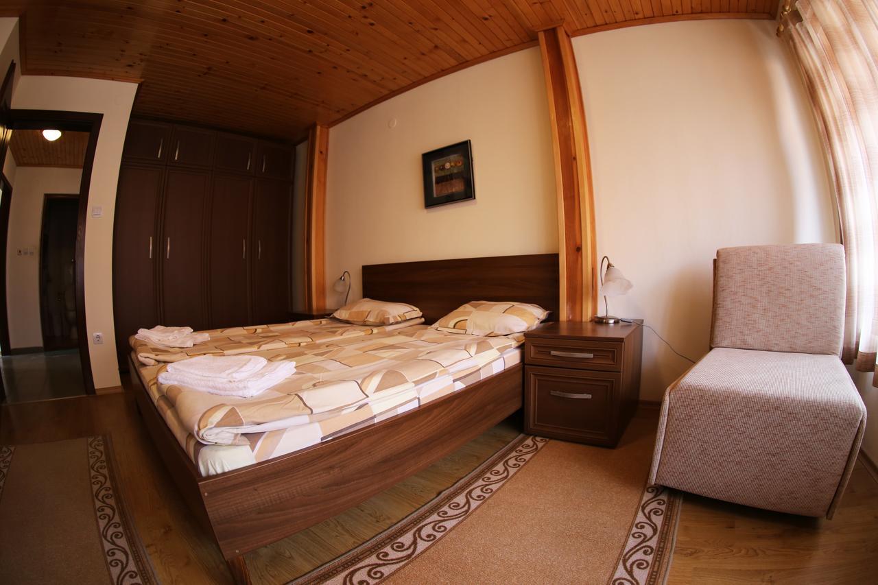 Aurora Guest House Nesebar Buitenkant foto